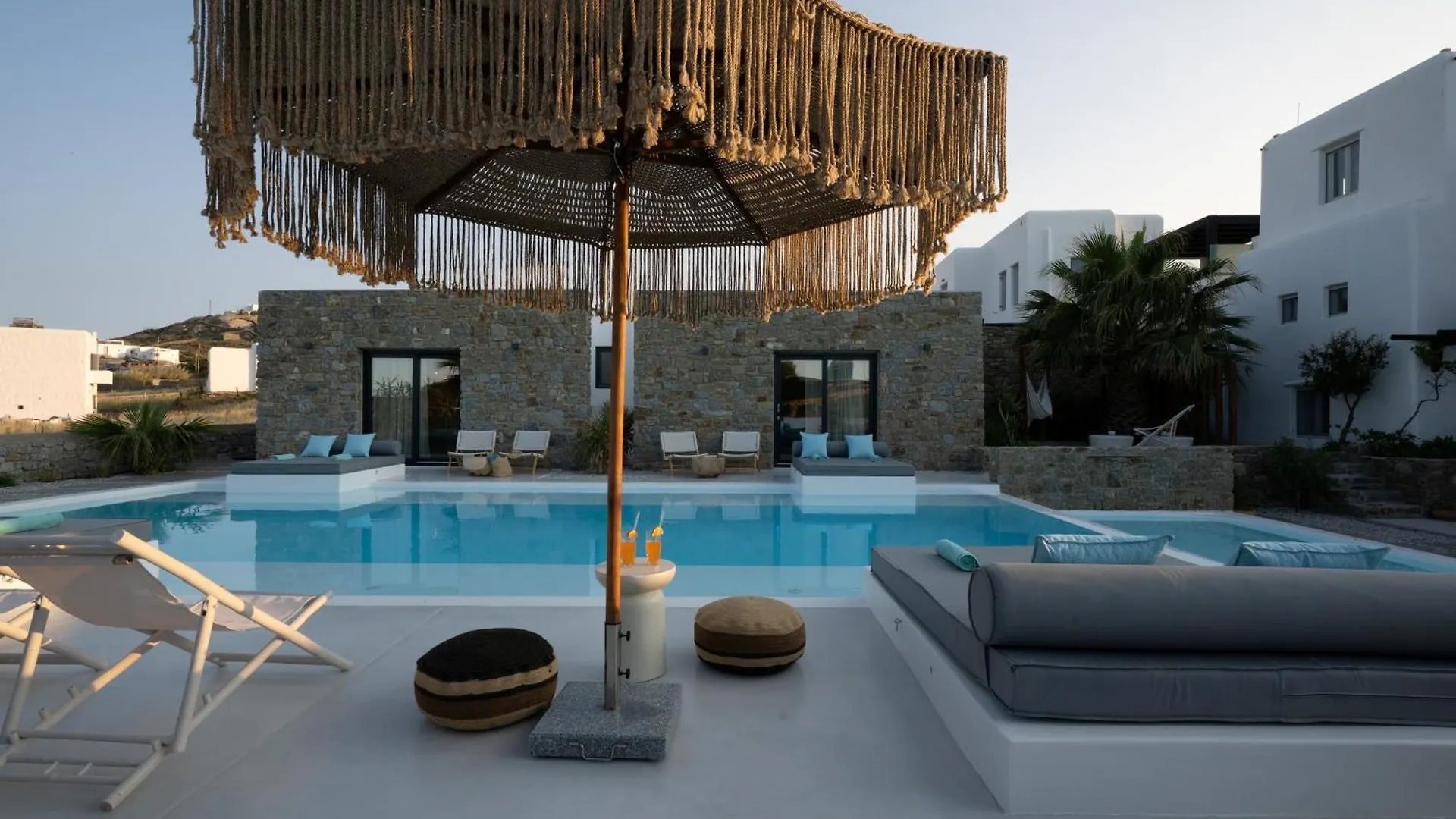 Myconian Theros Luxury Suites أنو ميرا